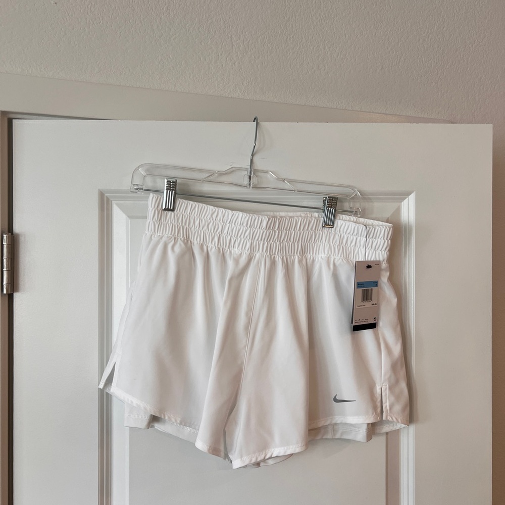 Nike White Athletic Shorts Lightweight Elastic Waist
